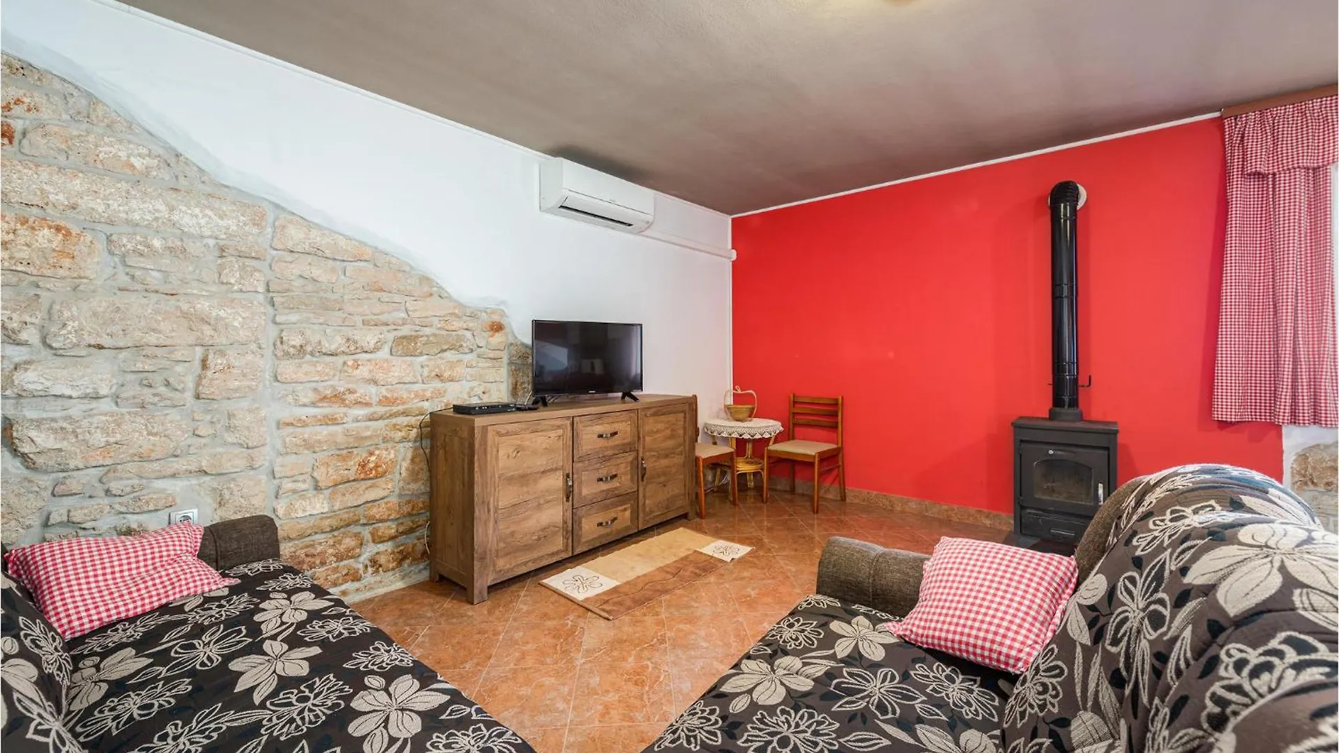 Gorgeous Home In Golubovo With Wifi Mednjan
